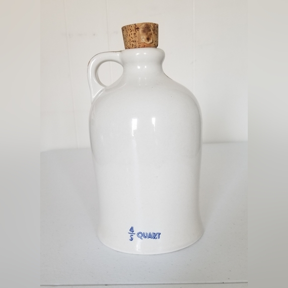 Vintage Henry McKenna Kentucky Whiskey 4/5 Quart Stoneware Cork & Jug (Empty) - Picture 2 of 3